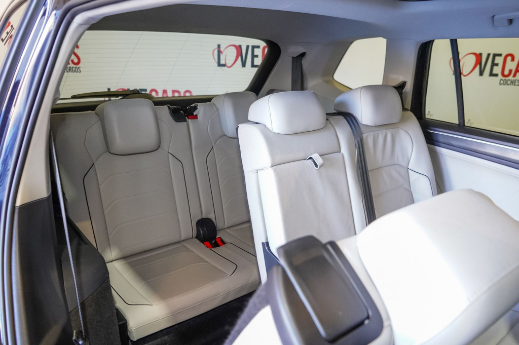 VOLKSWAGEN TIGUAN ALLSPACE 2.0 TDI DSG  7 CARAT TECHO 150 de segunda mano