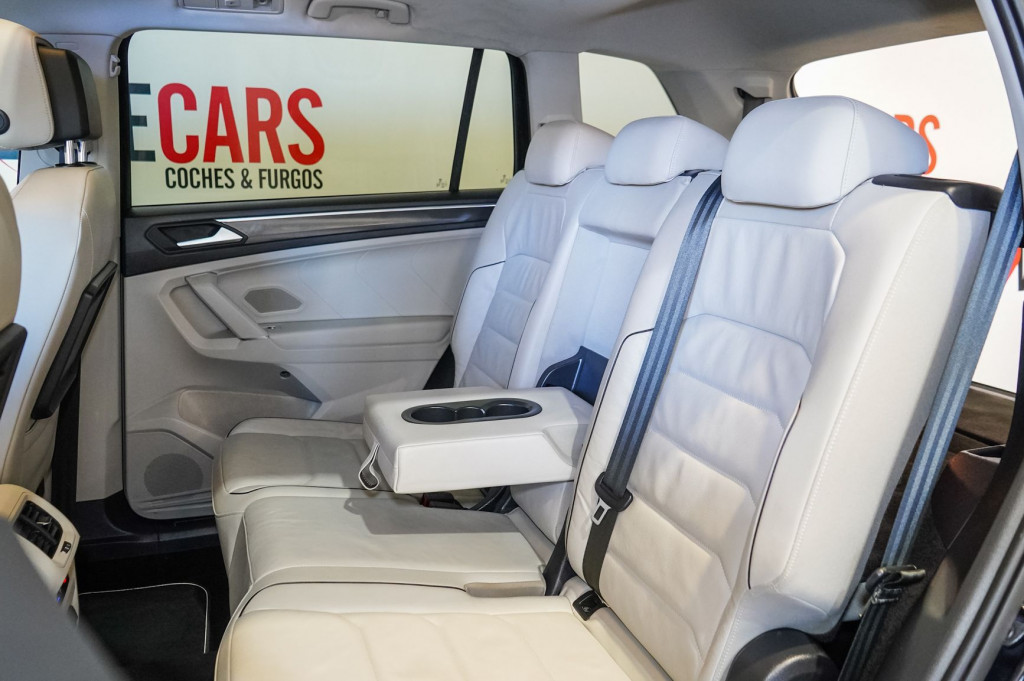 VOLKSWAGEN TIGUAN ALLSPACE 2.0 TDI DSG  7 CARAT TECHO 150 de segunda mano