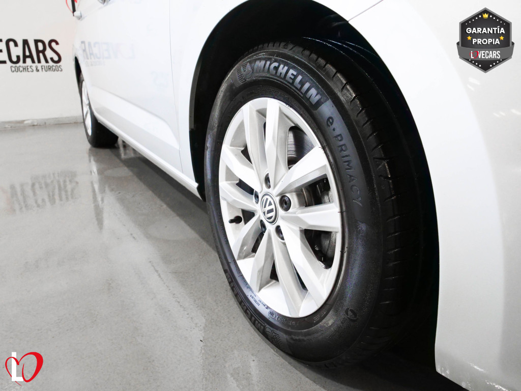 VOLKSWAGEN TOURAN 1.6 TDI BMT ADVANCE TECHO 115 de segunda mano