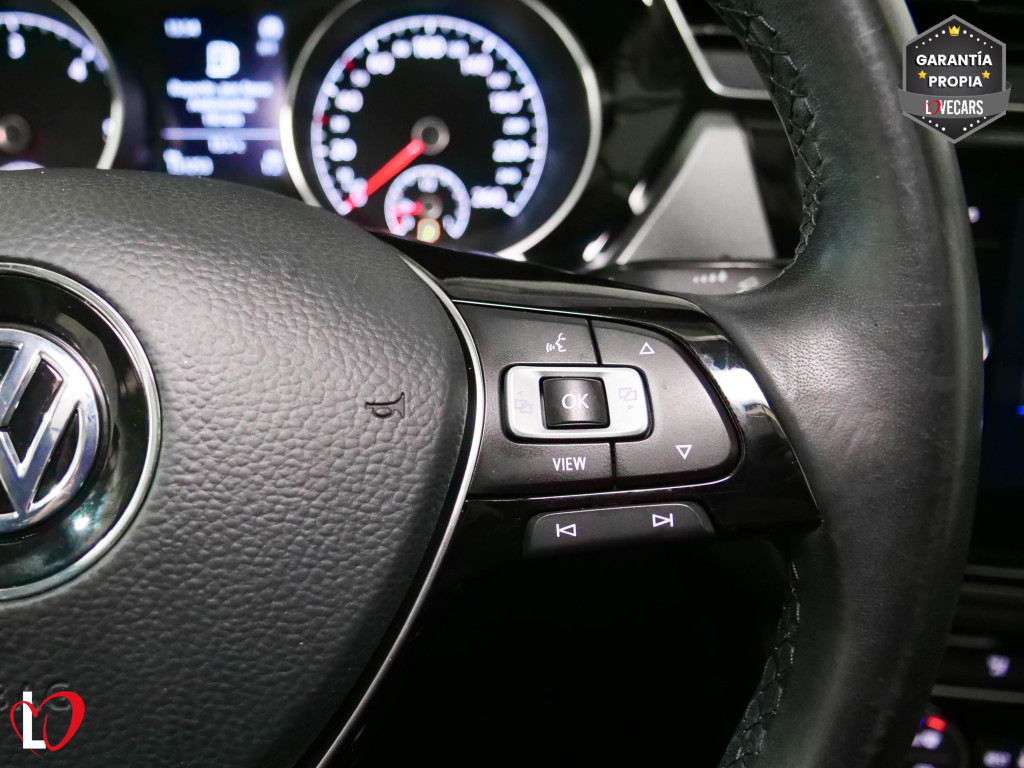 VOLKSWAGEN TOURAN 1.6 TDI BMT ADVANCE TECHO 115 de segunda mano