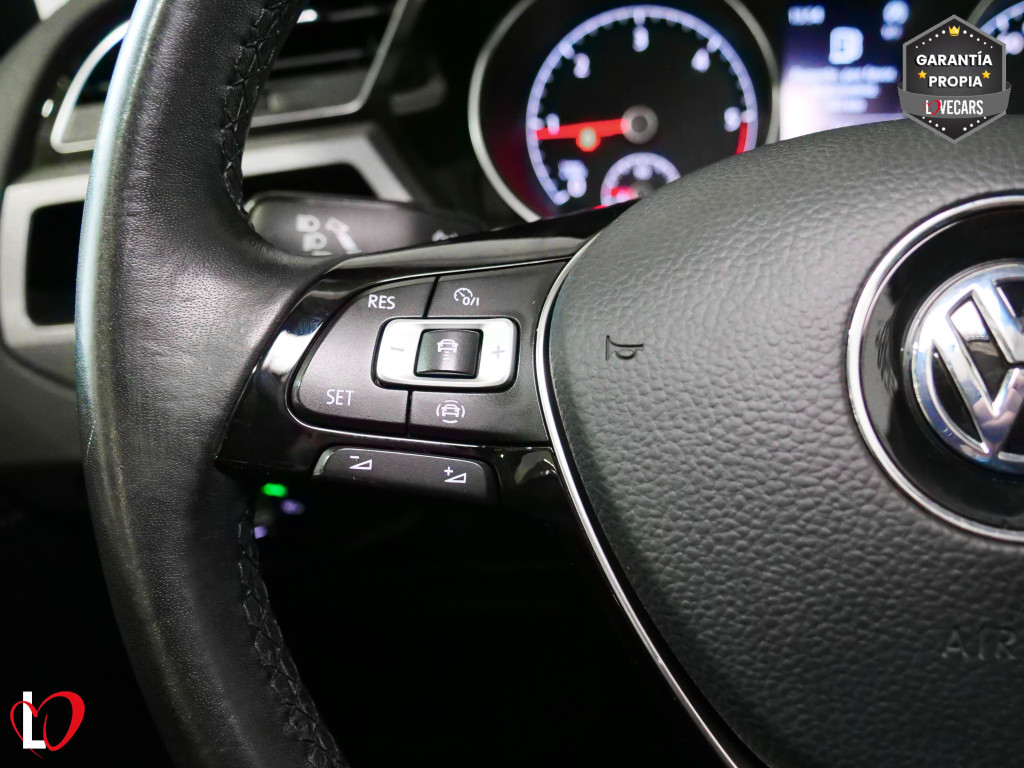 VOLKSWAGEN TOURAN 1.6 TDI BMT ADVANCE TECHO 115 de segunda mano