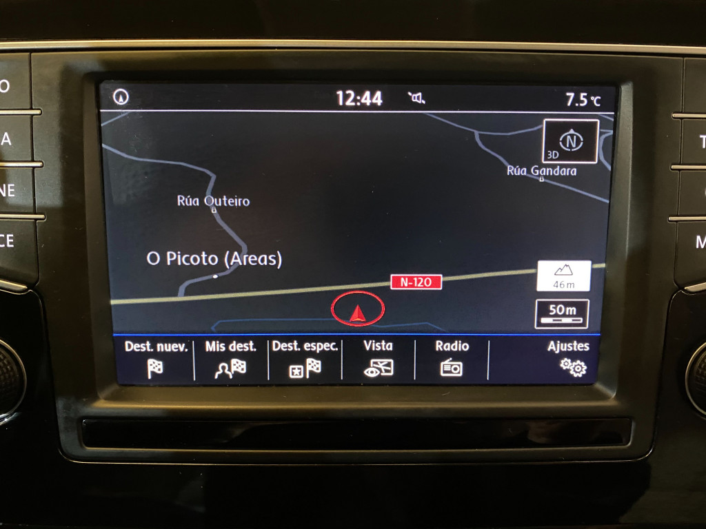 VOLKSWAGEN TOURAN 1.6 TDI DSG BUSINESS  115CV de segunda mano