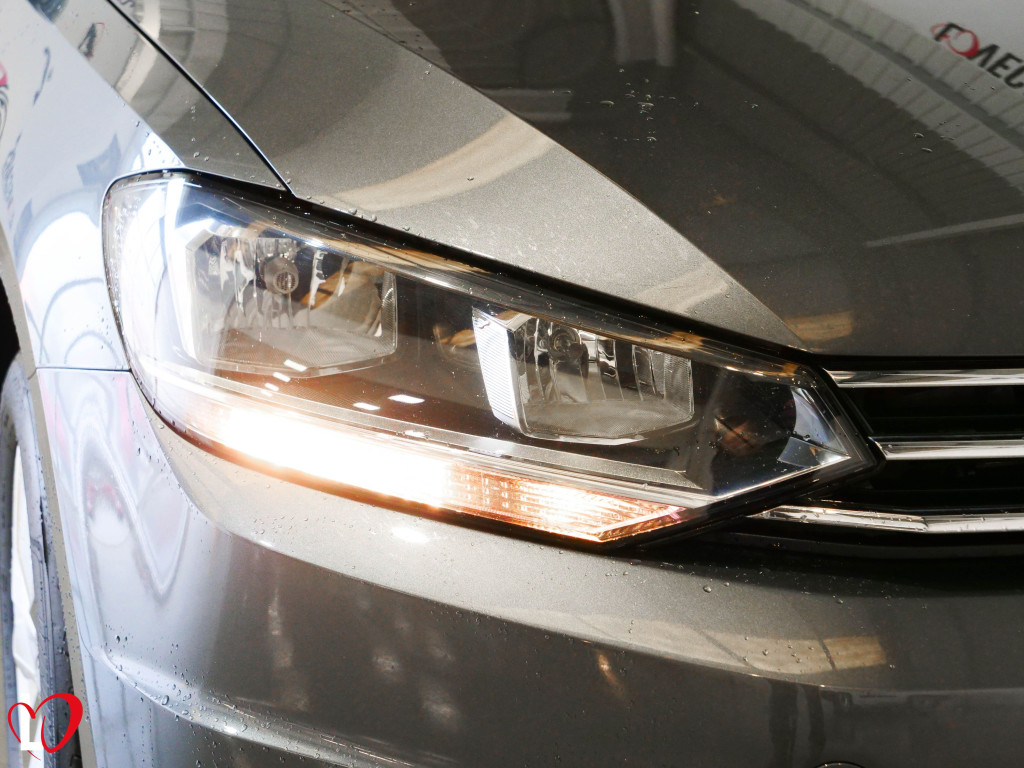 VOLKSWAGEN TOURAN 2.0 TDI ADVANCE 7 PLAZAS TECHO 150 de segunda mano