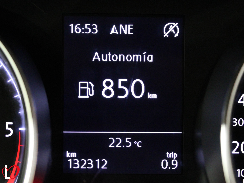 VOLKSWAGEN TOURAN 2.0 TDI ADVANCE BMT 7 PLAZAS 150 de segunda mano