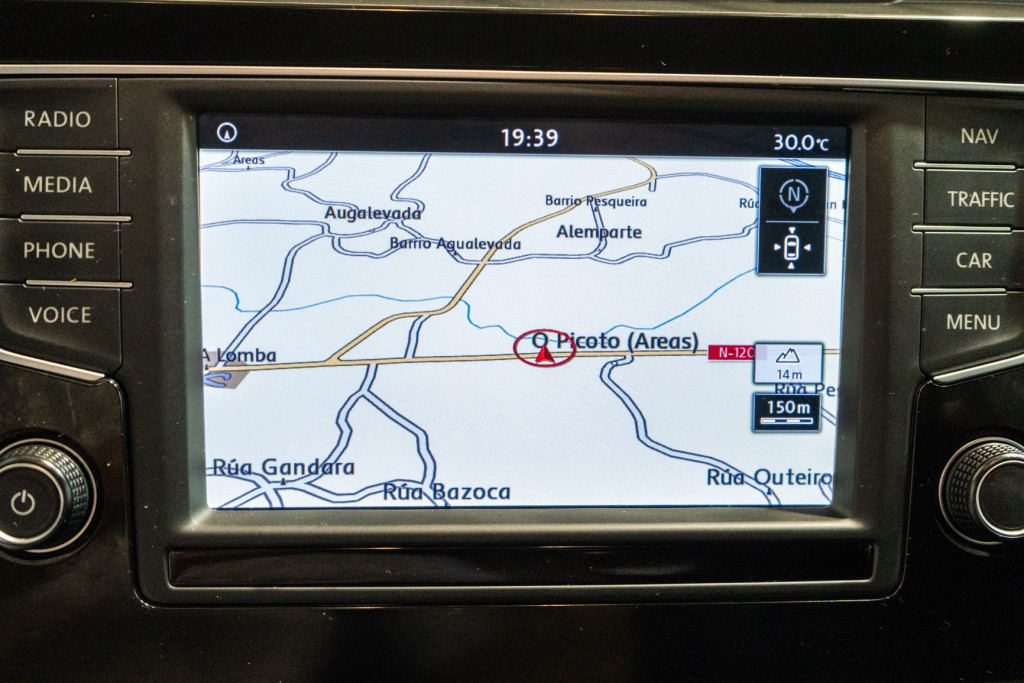 VOLKSWAGEN TOURAN 2.0 TDI CONFORTLINE BUSINESS 150 de segunda mano