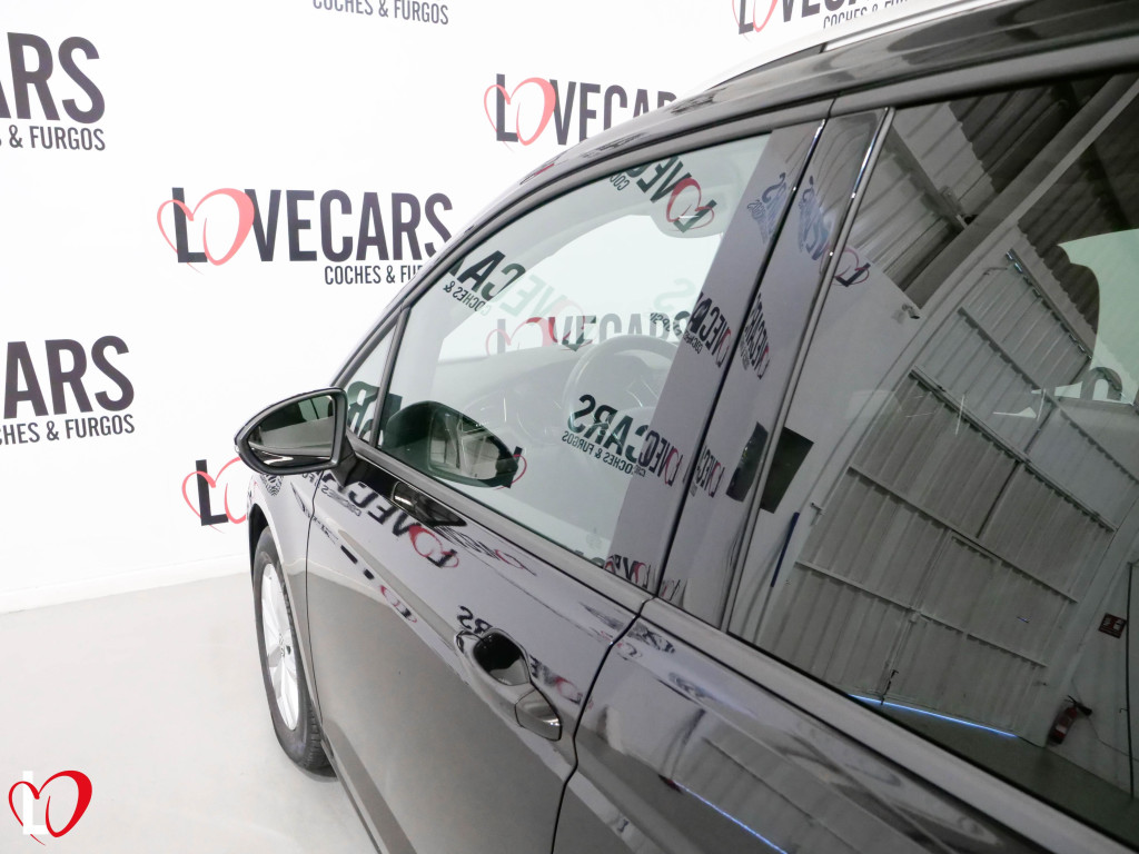VOLKSWAGEN TOURAN 2.0 TDI CR ADVANCE TECHO BMT 150 de segunda mano