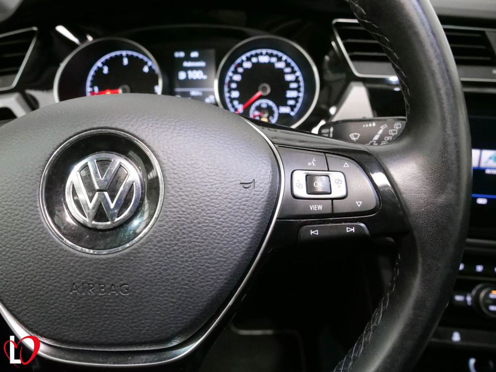 VOLKSWAGEN TOURAN 2.0 TDI CR ADVANCE TECHO BMT 150 de segunda mano