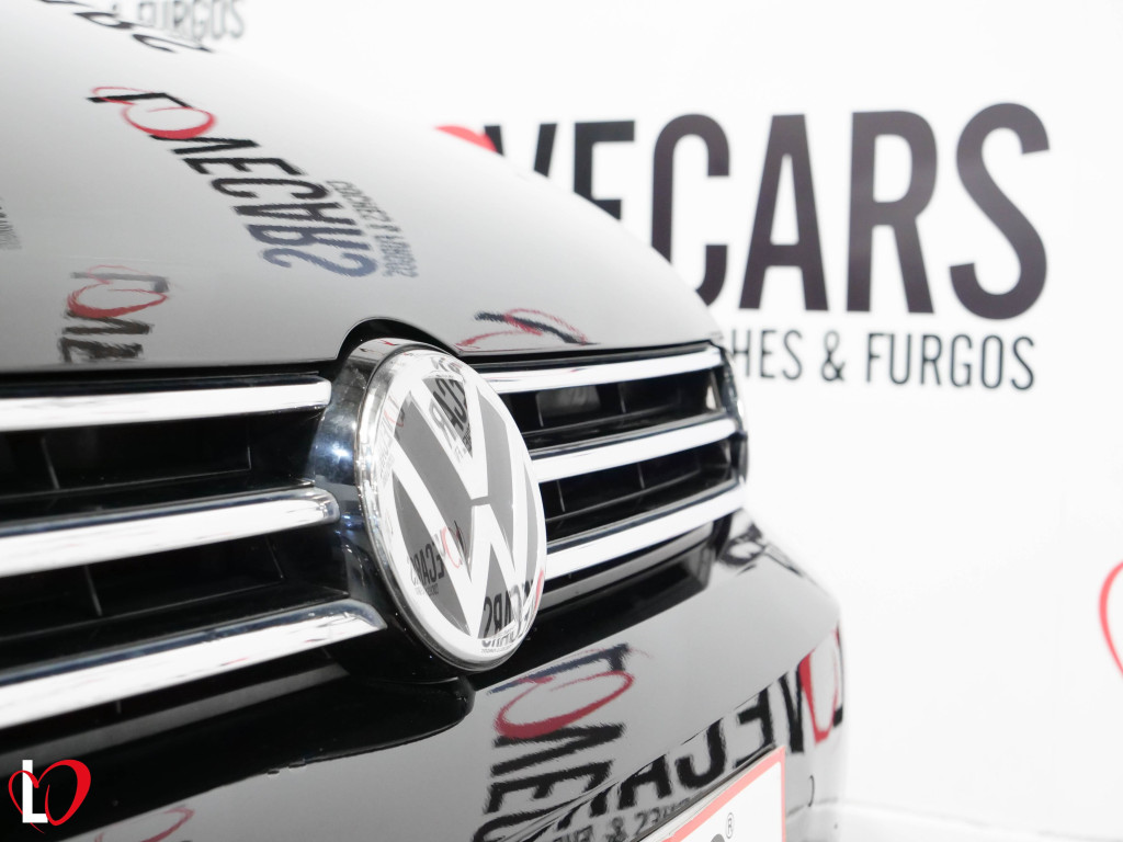VOLKSWAGEN TOURAN 2.0 TDI CR ADVANCE TECHO BMT 150 de segunda mano