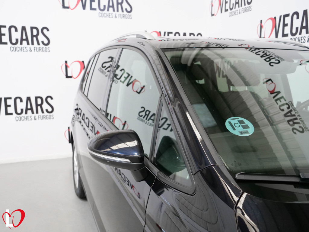 VOLKSWAGEN TOURAN 2.0 TDI CR ADVANCE TECHO BMT 150 de segunda mano