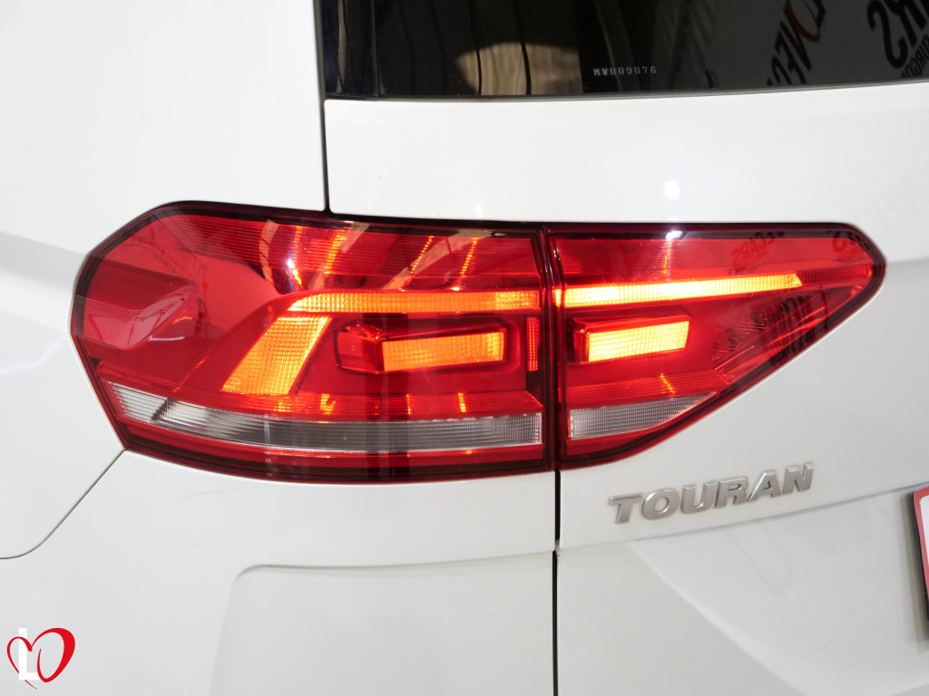 VOLKSWAGEN TOURAN 2.0 TDI DSG-7 CARAT 115 de segunda mano