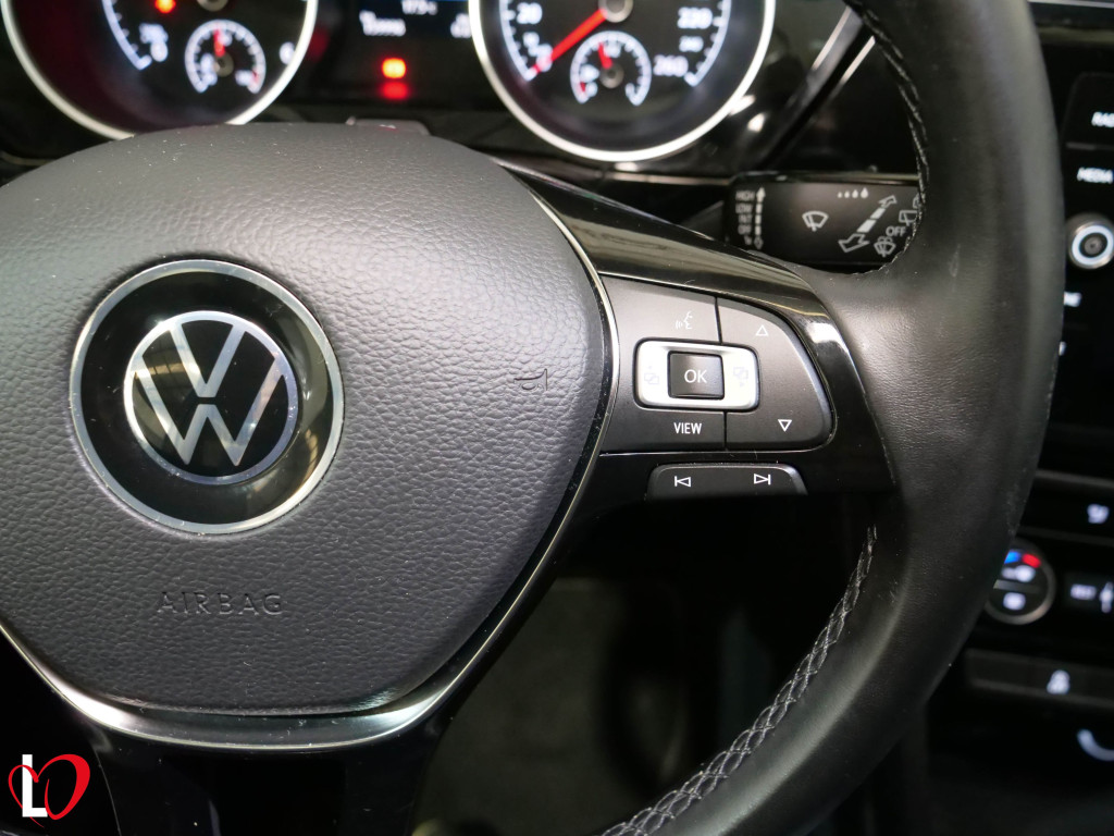 VOLKSWAGEN TOURAN 2.0 TDI DSG-7 CARAT 115 de segunda mano