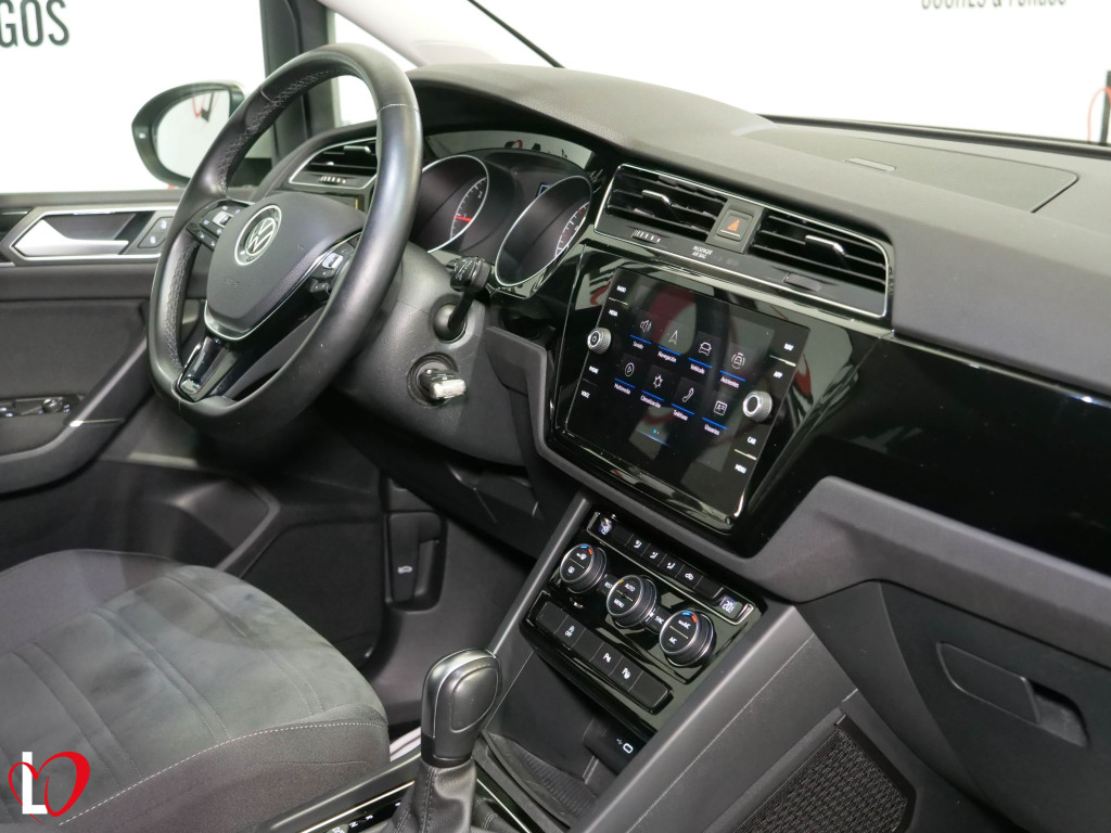 VOLKSWAGEN TOURAN 2.0 TDI DSG-7 CARAT 115 de segunda mano