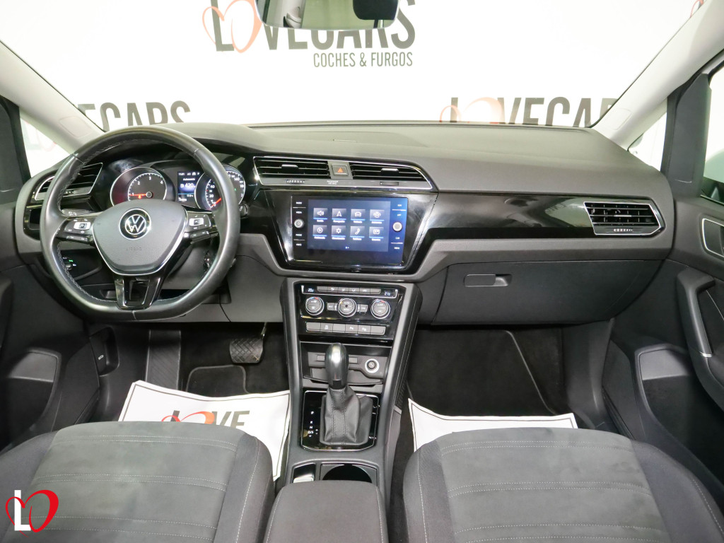 VOLKSWAGEN TOURAN 2.0 TDI DSG-7 CARAT 115 de segunda mano
