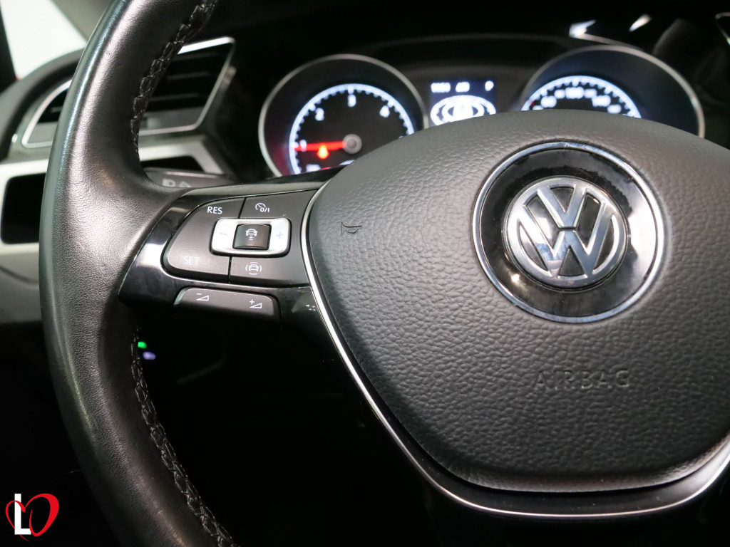 VOLKSWAGEN TOURAN 2.0 TDI DSG LOUGE 115 de segunda mano