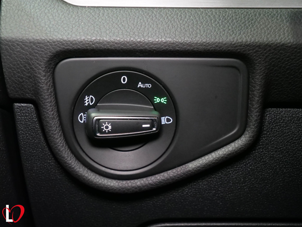 VOLKSWAGEN TOURAN 2.0 TDI DSG LOUGE 115 de segunda mano