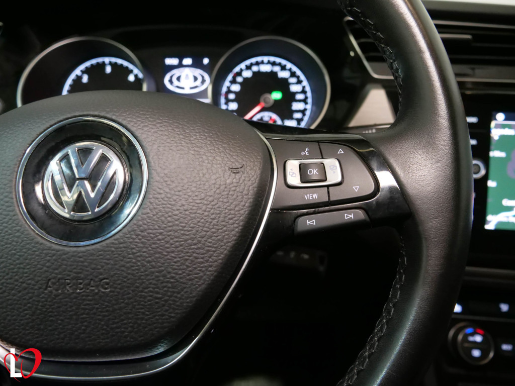 VOLKSWAGEN TOURAN 2.0 TDI DSG LOUGE 115 de segunda mano