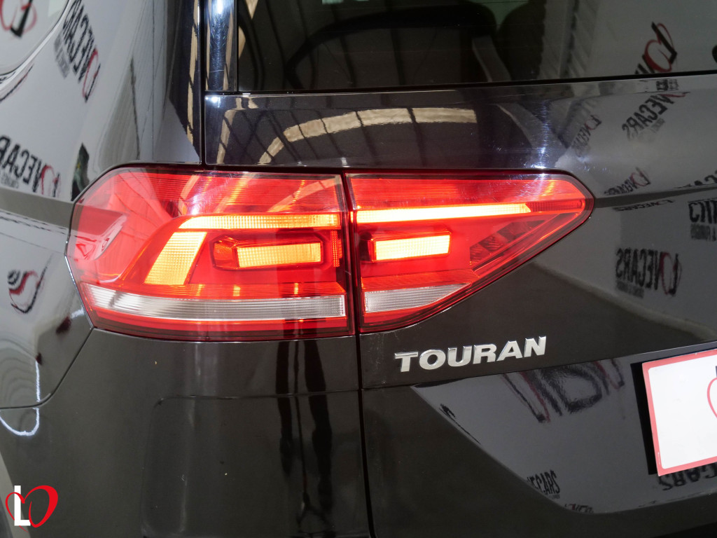 VOLKSWAGEN TOURAN 2.0 TDI DSG LOUGE 115 de segunda mano