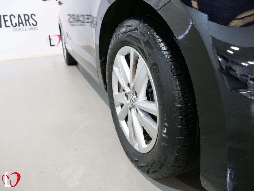 VOLKSWAGEN TOURAN 2.0 TDI DSG LOUGE 115 de segunda mano