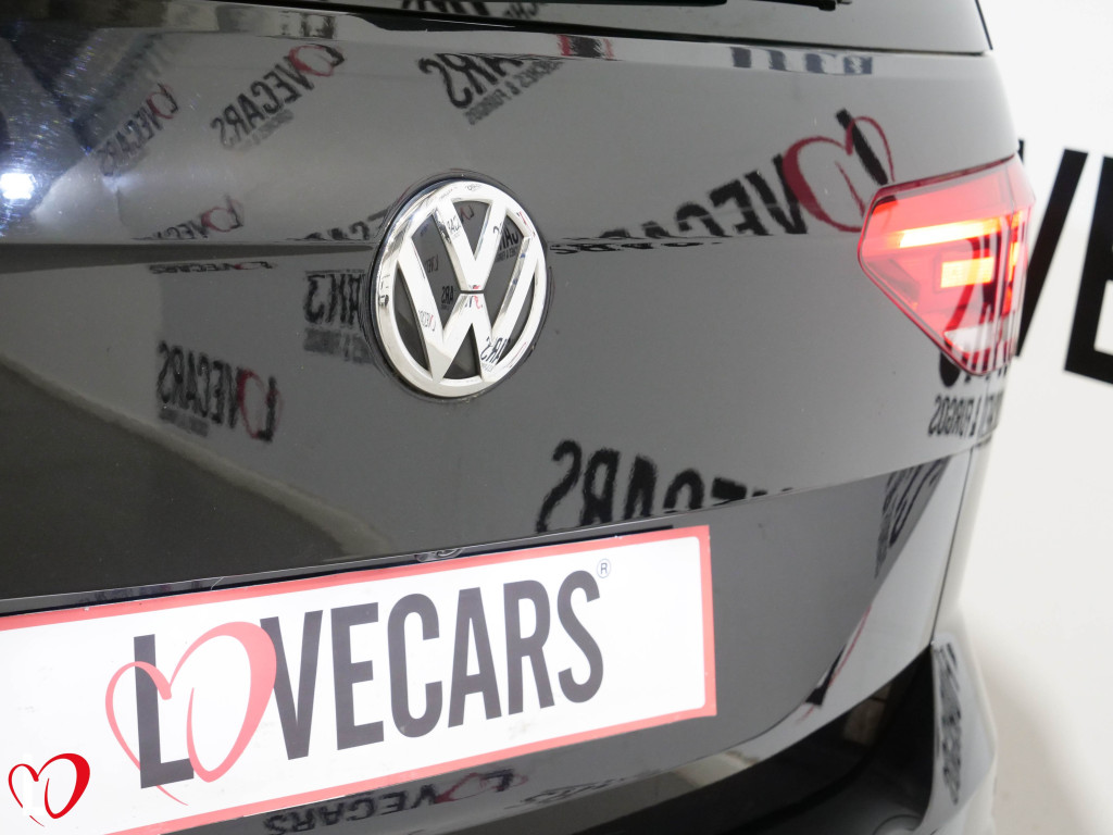 VOLKSWAGEN TOURAN 2.0 TDI DSG LOUGE 115 de segunda mano