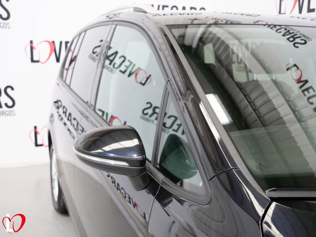 VOLKSWAGEN TOURAN 2.0 TDI DSG LOUNGE 115 de segunda mano