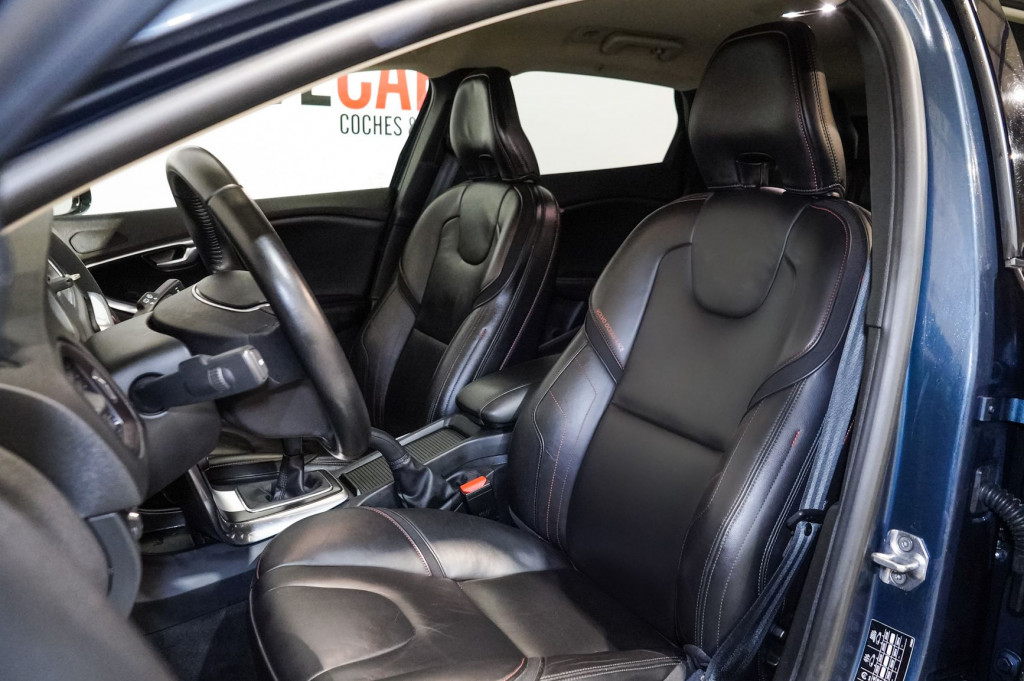 VOLVO V 40 CROSS COUNTRY D3 OCEAN RACE D5 de segunda mano
