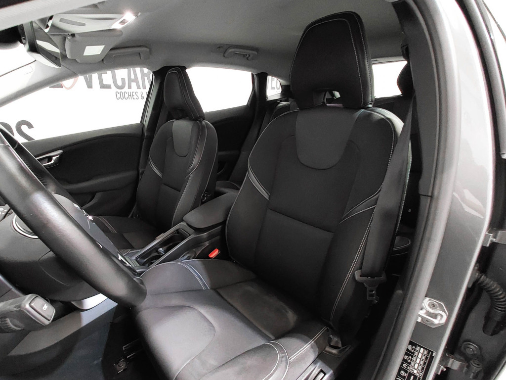 VOLVO V40 2.0D AUTO. BOSINESS 120 de segunda mano