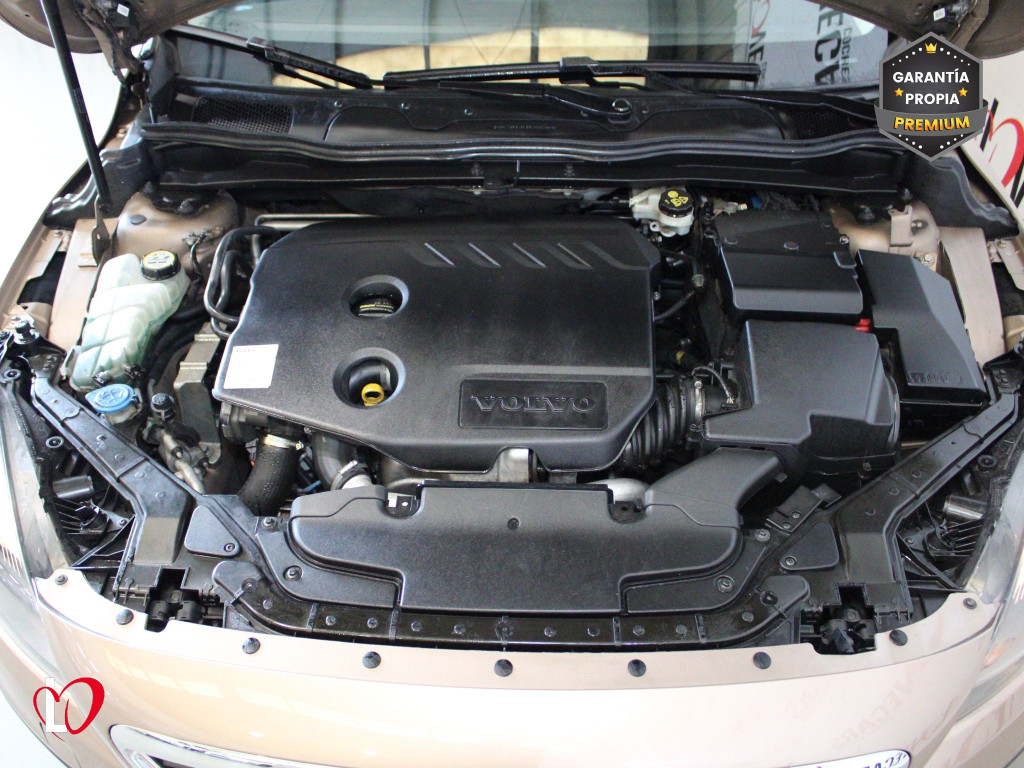 VOLVO V40 CROSS COUNTRY 1.6 D2 MOMENTUN 115 de segunda mano