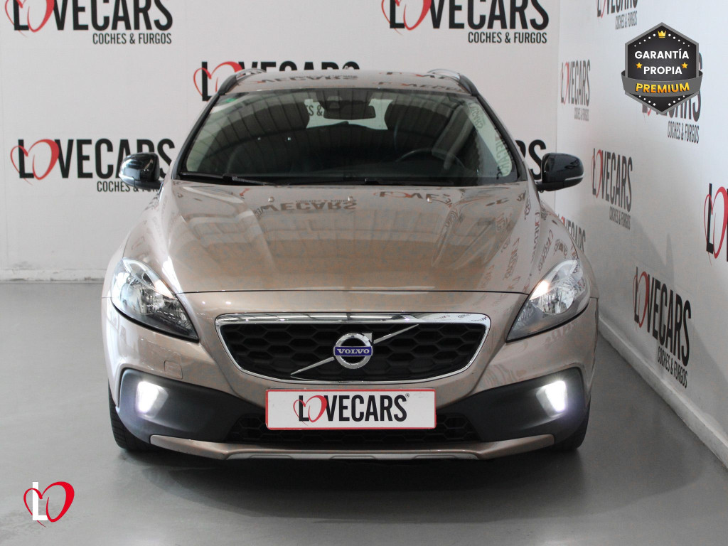 VOLVO V40 CROSS COUNTRY 1.6 D2 MOMENTUN 115 de segunda mano