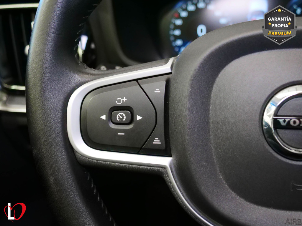 VOLVO V60 2.0 B4 AUTOM. MOMENTUM PRO TECHO 197 de segunda mano