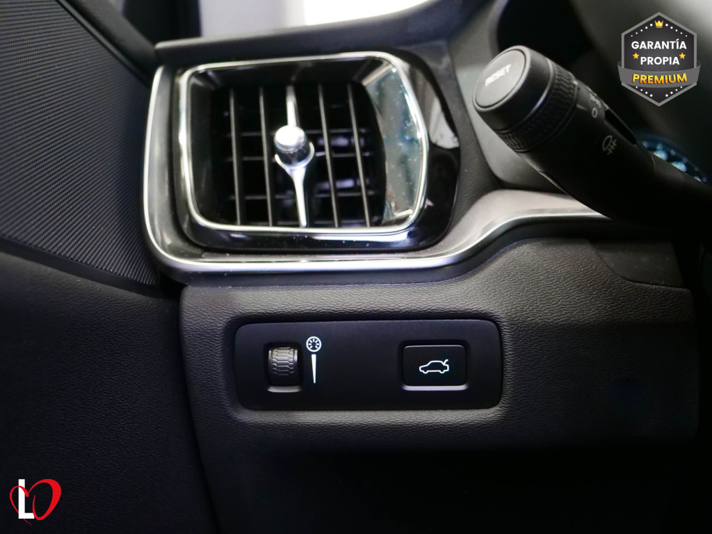 VOLVO V60 2.0 B4 AUTOM. MOMENTUM PRO TECHO 197 de segunda mano
