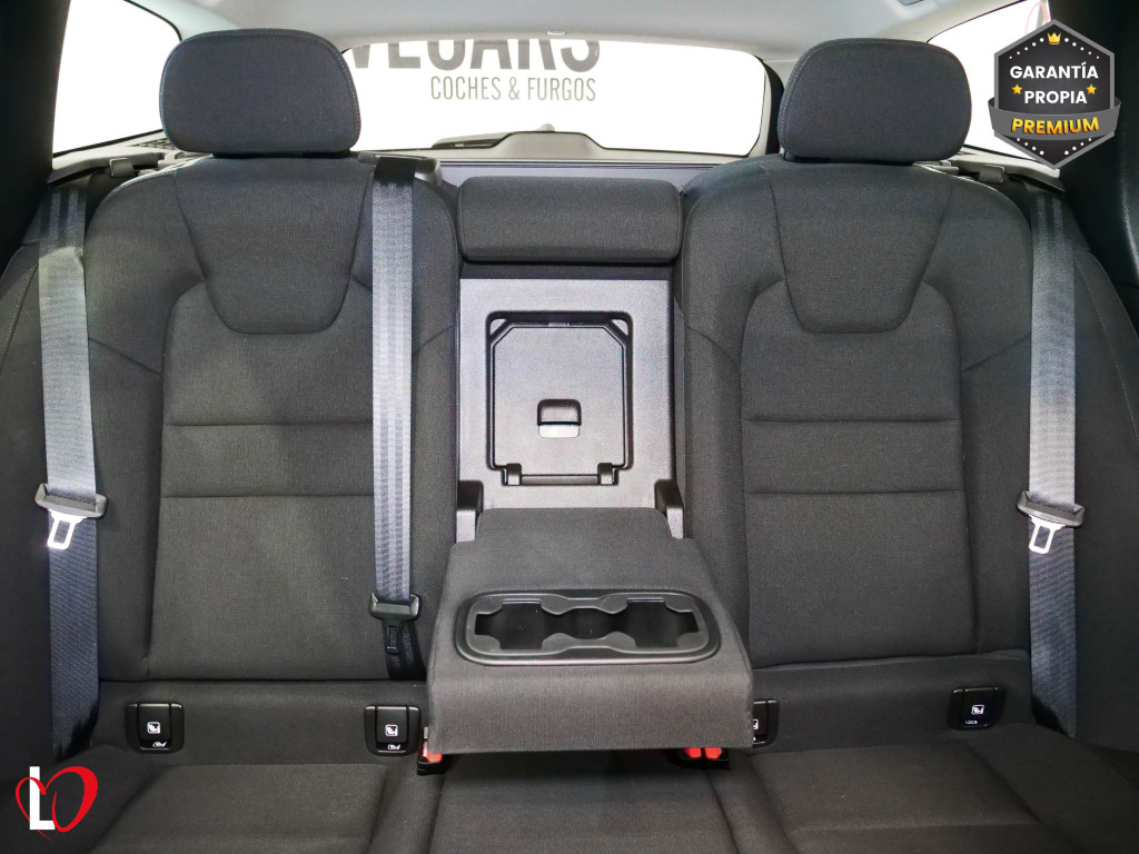 VOLVO V60 2.0 B4 AUTOM. MOMENTUM PRO TECHO 197 de segunda mano