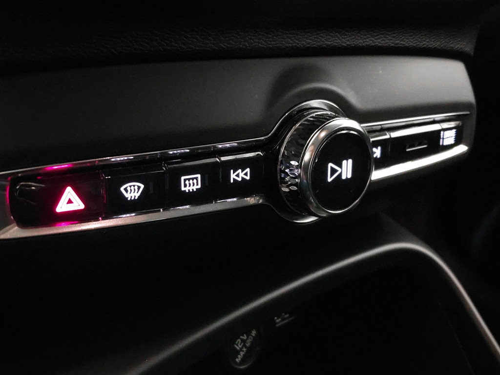 VOLVO XC 40 2.0 D D3 MOMENTUM 150 de segunda mano