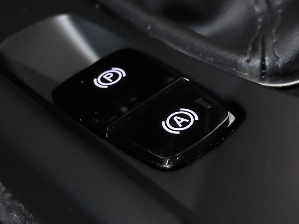 VOLVO XC 40 2.0 D D3 MOMENTUM 150 de segunda mano