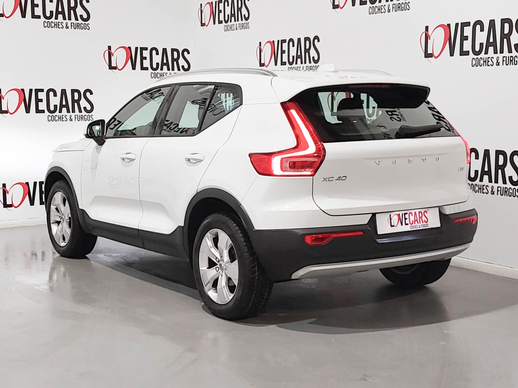 VOLVO XC 40 2.0 D D3 MOMENTUM 150 de segunda mano