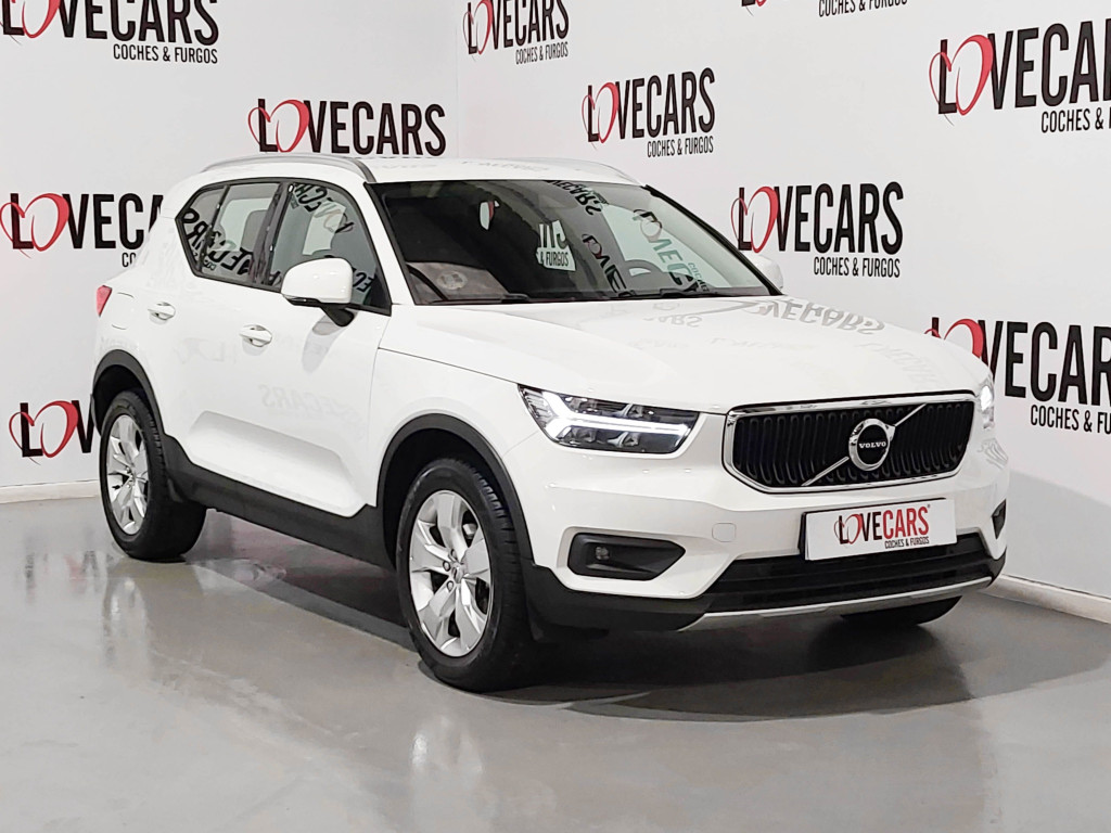 VOLVO XC 40 2.0 D D3 MOMENTUM 150 de segunda mano