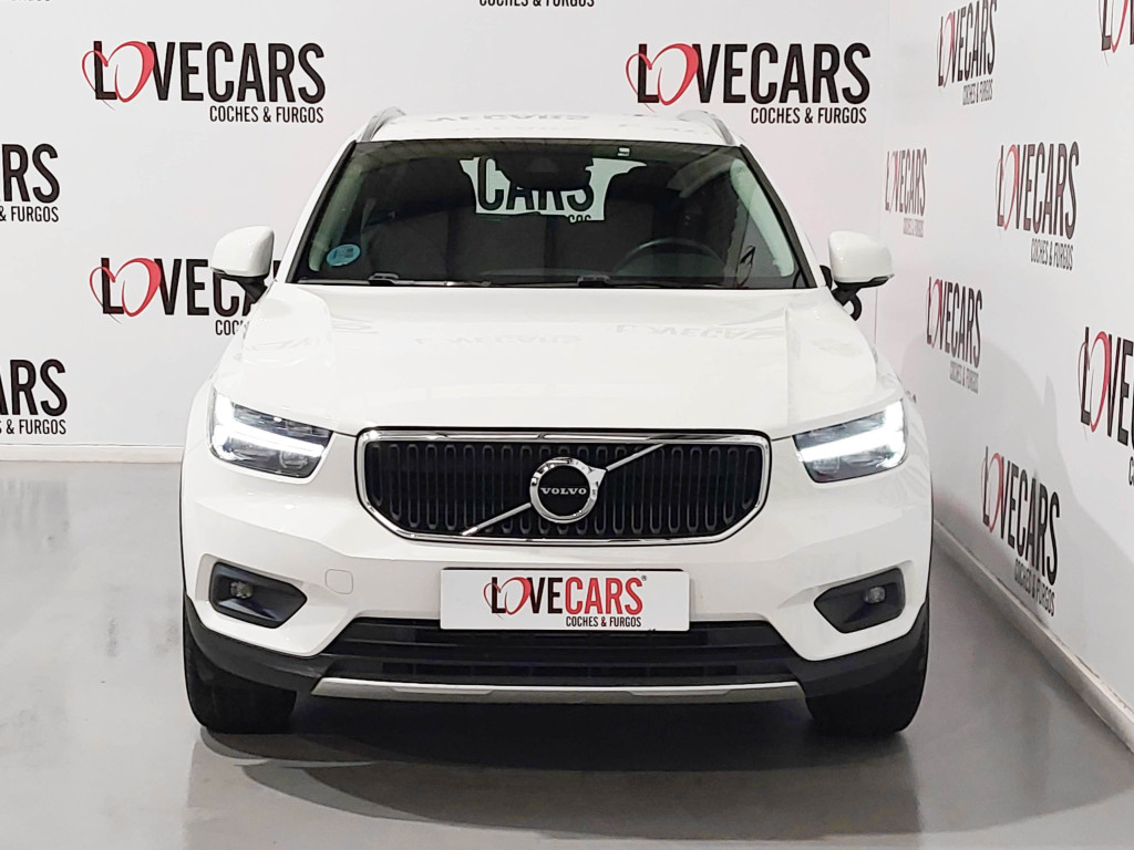 VOLVO XC 40 2.0 D D3 MOMENTUM 150 de segunda mano