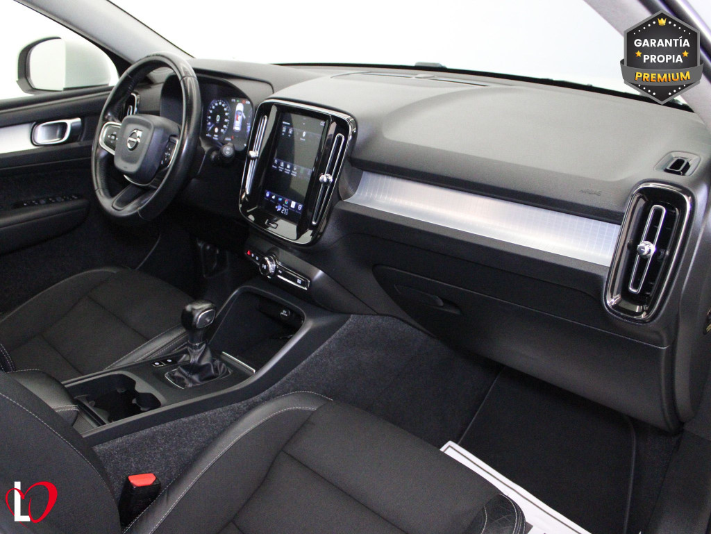 VOLVO XC 40 D3 BUSINESS PLUS + TECHO 150 de segunda mano