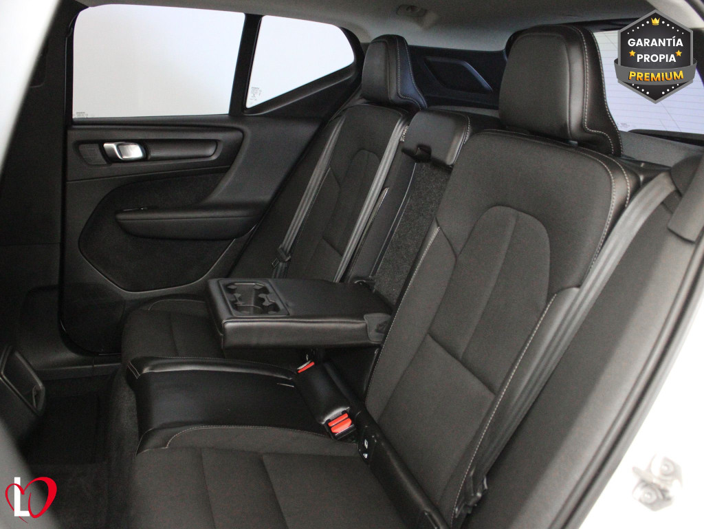 VOLVO XC 40 D3 BUSINESS PLUS + TECHO 150 de segunda mano