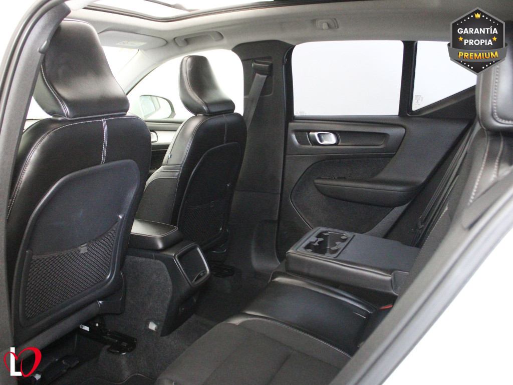 VOLVO XC 40 D3 BUSINESS PLUS + TECHO 150 de segunda mano