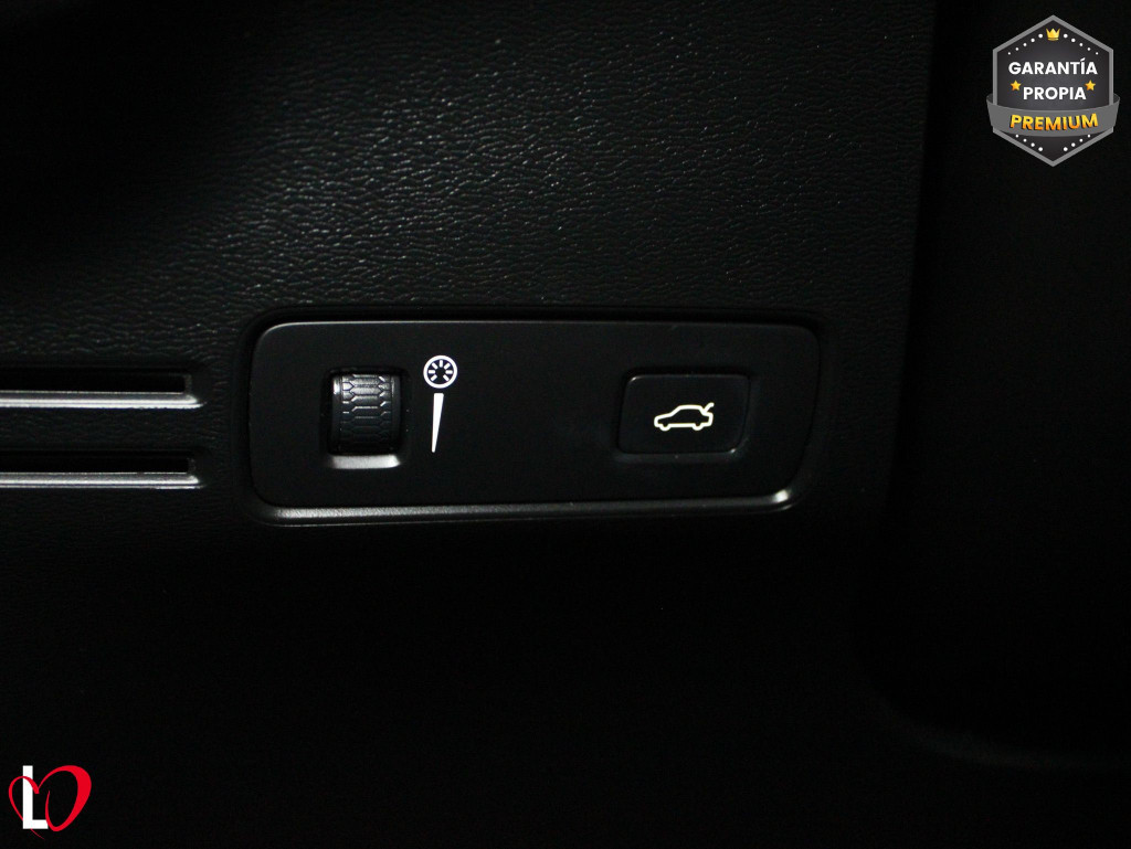 VOLVO XC 40 D3 BUSINESS PLUS + TECHO 150 de segunda mano