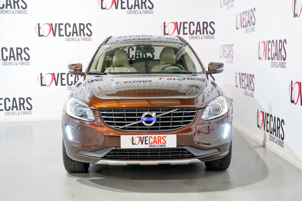 VOLVO XC60 D3 MOMENTUM AUTOMATICO de segunda mano