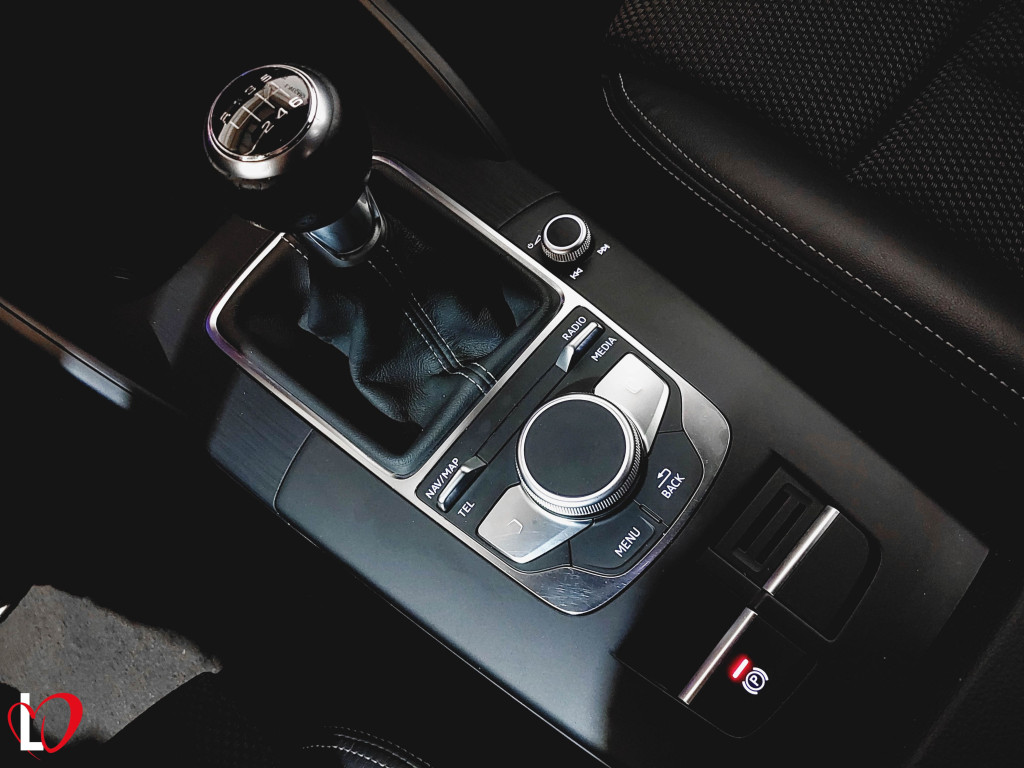 AUDI A3 SPORTBACK 30 TDI S LINE 116