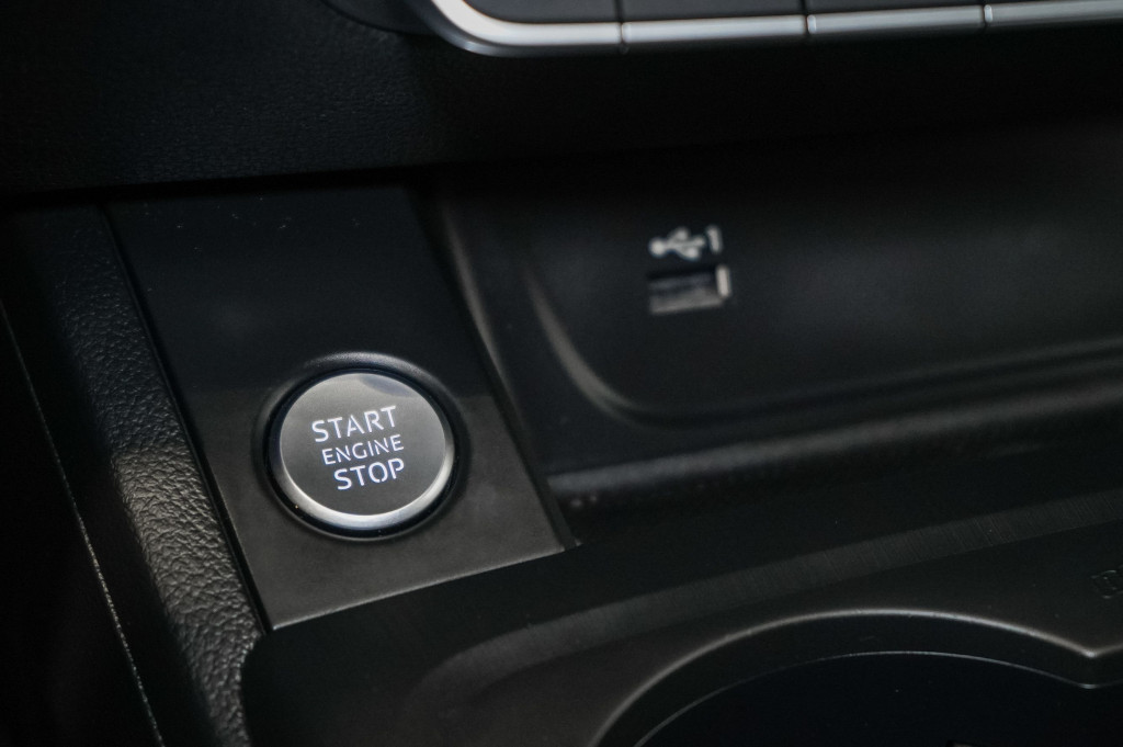 AUDI A4 AVANT 2.0 TDI  S-LINE ULTRA 150