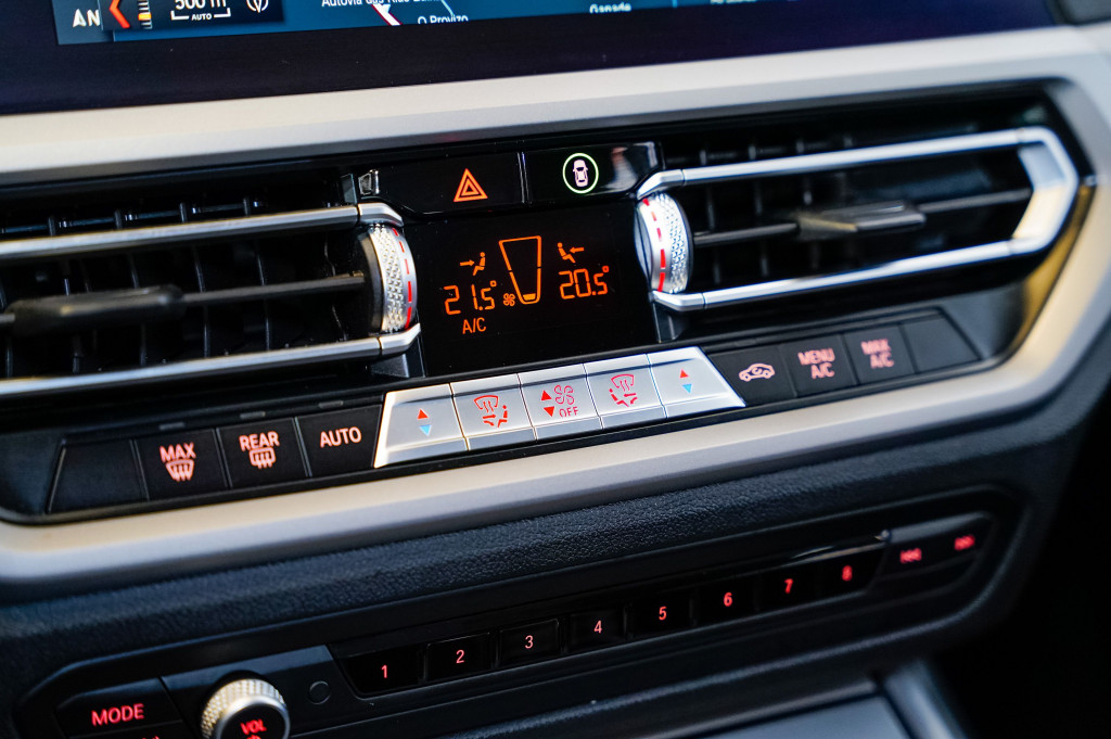 BMW SERIE 3 NUEVO 318D AUTOM TOURING