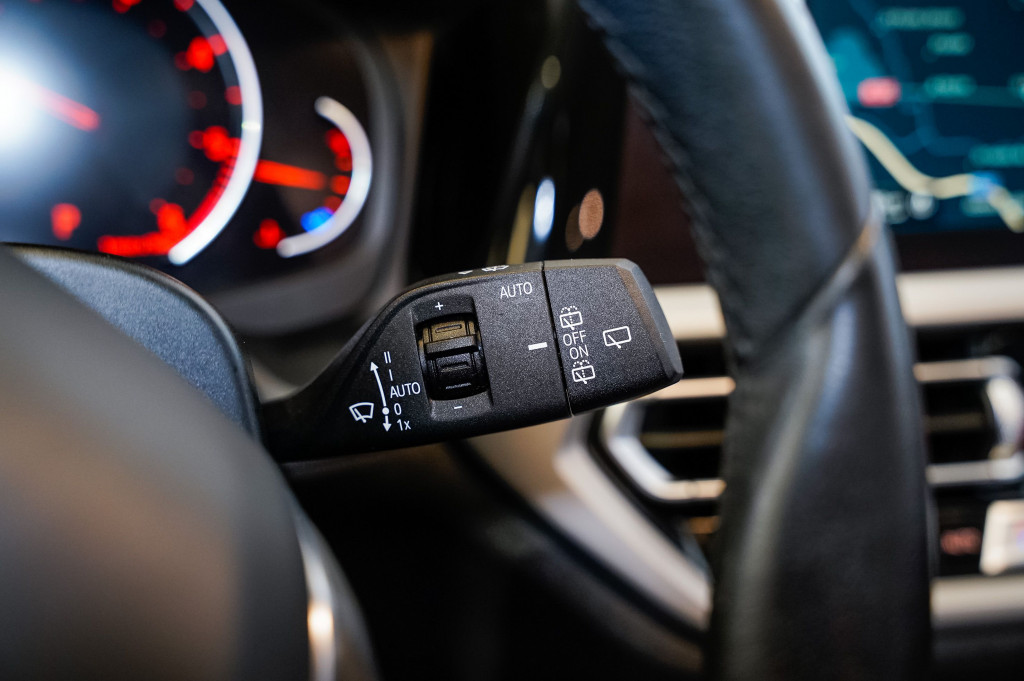 BMW SERIE 3 NUEVO 318D AUTOM TOURING