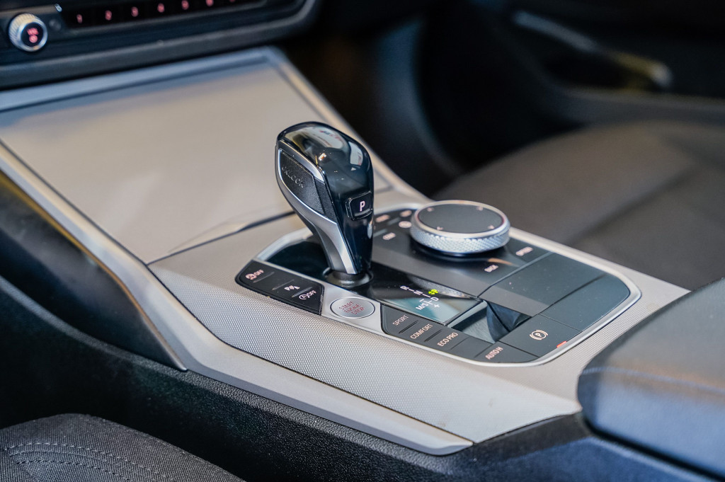 BMW SERIE 3 NUEVO 318D AUTOM TOURING