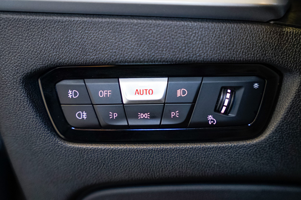 BMW SERIE 3 NUEVO 318D AUTOM TOURING