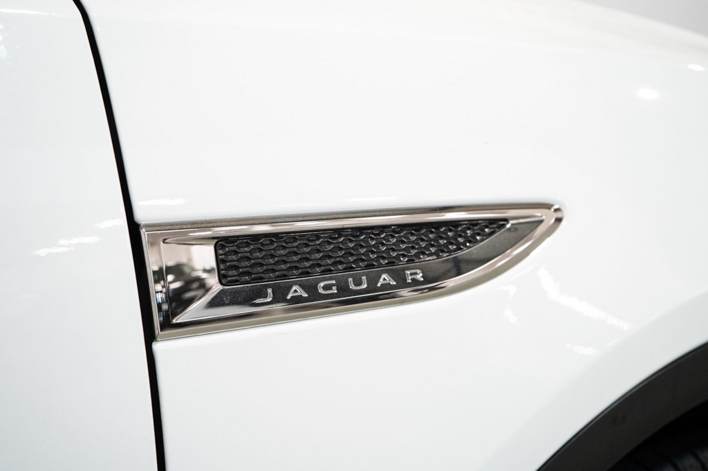JAGUAR E-PACE 2.0D 4WD AUTOM. TECHO 150