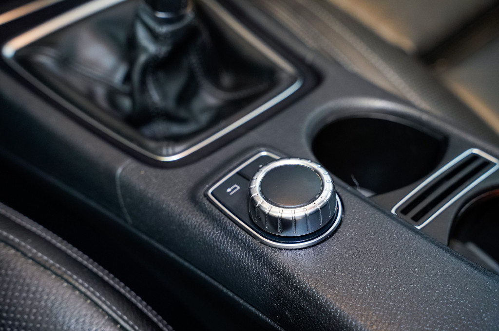 MERCEDES CLA COUPE 200 D AMG FASCINATION TECHO 136