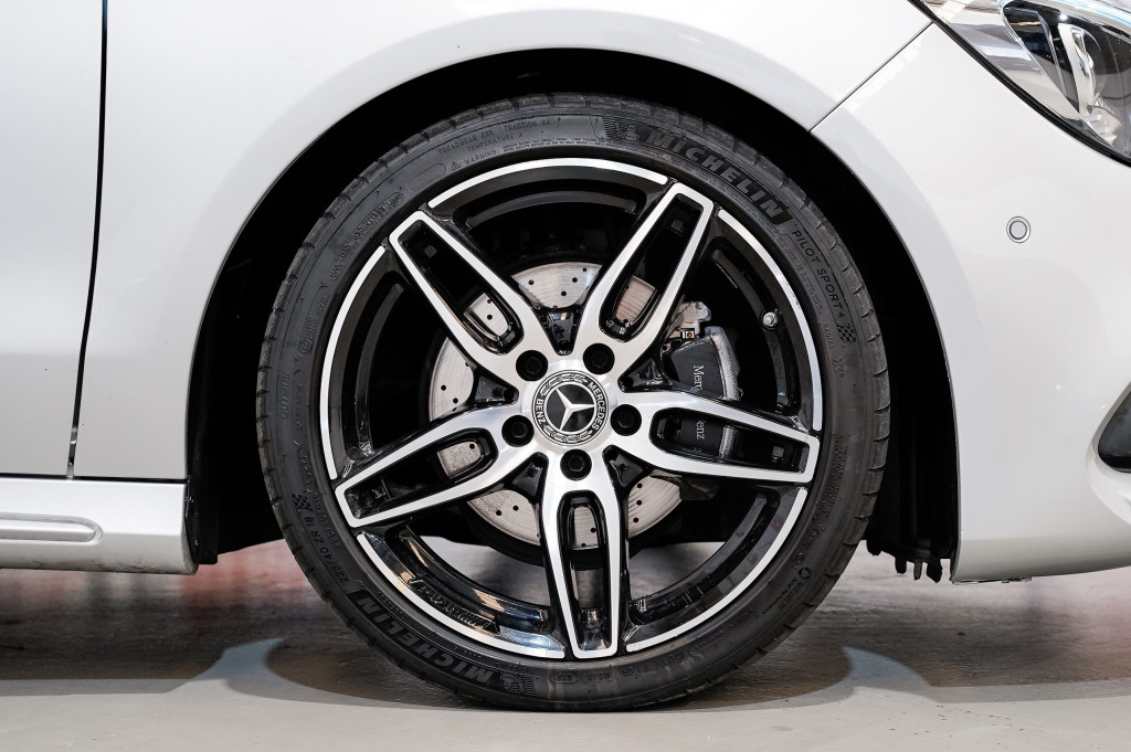 MERCEDES CLA COUPE 200 D AMG FASCINATION TECHO 136